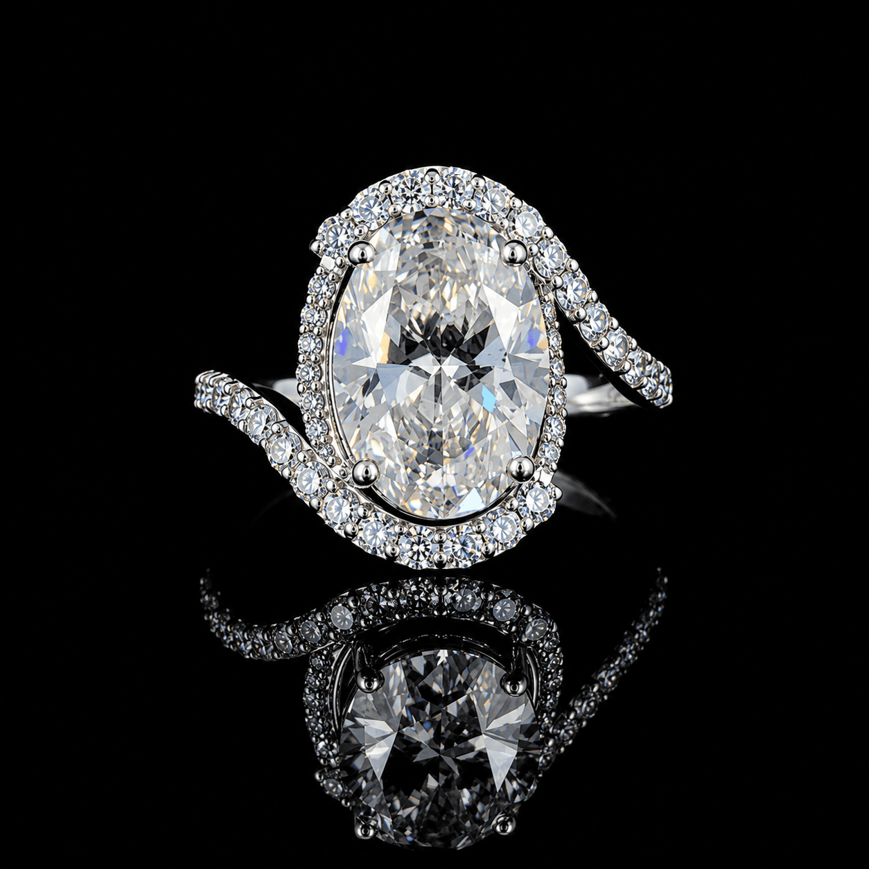 Lumière Oval Halo Ring